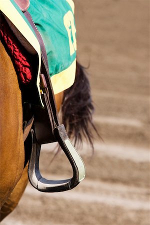 steigbügel - Nahaufnahme von einem Steigbügel auf einem Pferd Stockbilder - Premium RF Lizenzfrei, Bildnummer: 625-01744953