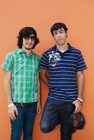 simsearch:625-01746920,k - Portrait of two young men standing together Foto de stock - Sin royalties Premium, Código: 625-01747469