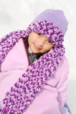 simsearch:625-01748891,k - Portrait eines Mädchens im Schnee sitzen und Grinsen Stockbilder - Premium RF Lizenzfrei, Bildnummer: 625-01747955