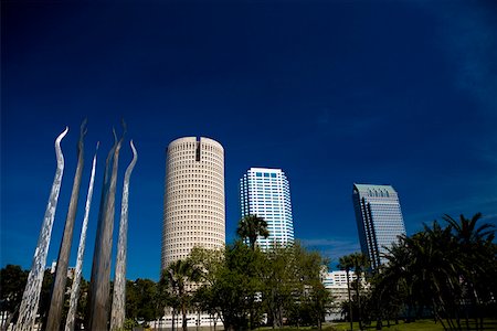 Low angle view of skyscrapers in a city, Plant Park, University Of Tampa, Tampa, Florida, USA Foto de stock - Sin royalties Premium, Código: 625-01749537