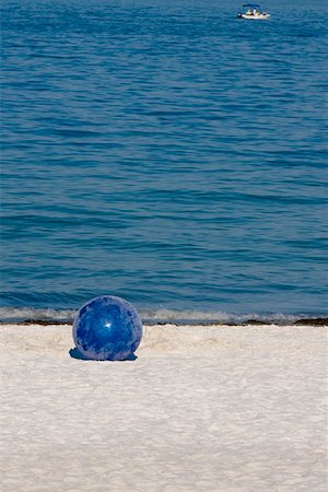 saint petersburg, usa - Beach ball on the beach, St. Petersburg, Florida, USA Stock Photo - Premium Royalty-Free, Code: 625-01749554