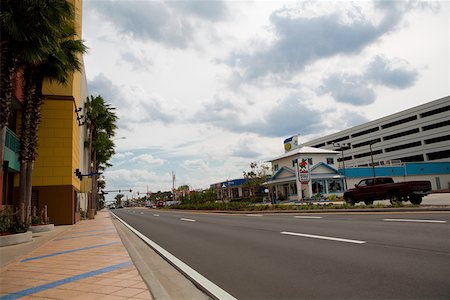 simsearch:625-00898596,k - Car moving on the road, Daytona Beach, Florida, USA Fotografie stock - Premium Royalty-Free, Codice: 625-01749551