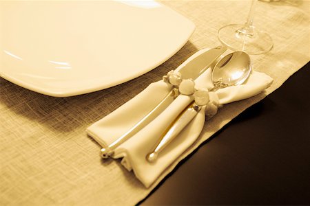simsearch:625-02926486,k - High angle view of tableware on a dining table Stock Photo - Premium Royalty-Free, Code: 625-01743664