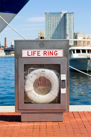 Ceinture de la vie à un quai, Inner Harbor Baltimore, Maryland, USA Photographie de stock - Premium Libres de Droits, Code: 625-01750037