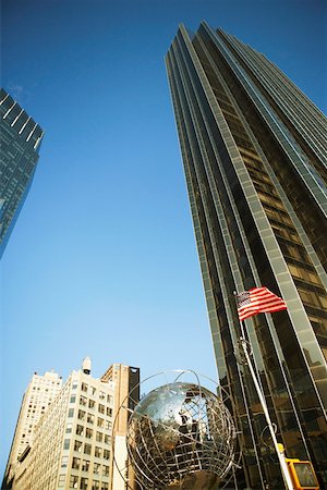 simsearch:625-01750312,k - Vue d'angle faible d'une sculpture de globe, Columbus Circle, Manhattan New York City, New York State, USA Photographie de stock - Premium Libres de Droits, Code: 625-01750230