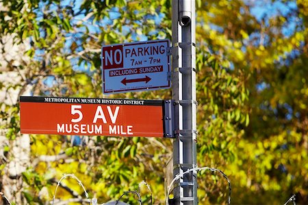 No parking signboard on a pole, Fifth Avenue, Manhattan, New York City, New York State, USA Foto de stock - Sin royalties Premium, Código: 625-01750354