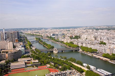 simsearch:625-01095210,k - Vue grand angle sur une rivière traversant une ville, la rivière Seine, Paris, France Photographie de stock - Premium Libres de Droits, Code: 625-01750566