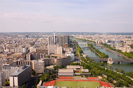 simsearch:625-01095210,k - Vue grand angle sur une rivière traversant une ville, la rivière Seine, Paris, France Photographie de stock - Premium Libres de Droits, Code: 625-01750576