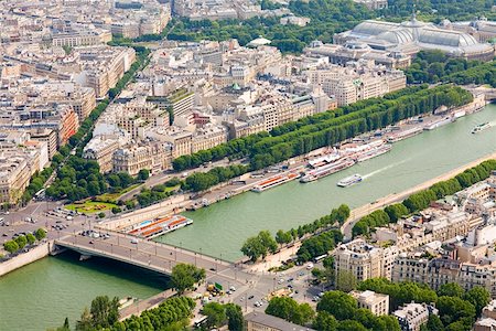 france city road and building pic - High angle view of a bridge over a river, Seine River, Paris, France Stock Photo - Premium Royalty-Free, Code: 625-01750579