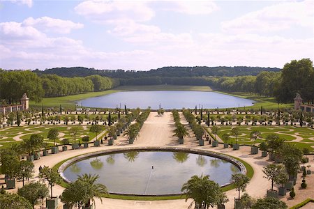 pond top view - High angle view of a formal garden in front of a palace, Palace of Versailles, Versailles, France Stock Photo - Premium Royalty-Free, Code: 625-01750589