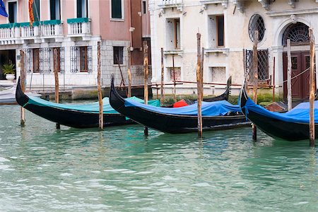 docked gondola buildings - Gondolas docked in front of buildings, Venice, Italy Stock Photo - Premium Royalty-Free, Code: 625-01750782