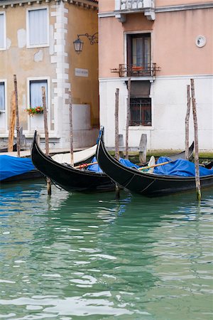 docked gondola buildings - Gondolas docked in front of buildings, Venice, Italy Stock Photo - Premium Royalty-Free, Code: 625-01750798
