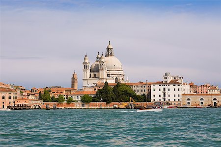 santa maria della salute - Church at the waterfront, Santa Maria Della Salute, Grand Canal, Venice, Italy Foto de stock - Sin royalties Premium, Código: 625-01750792