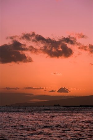 simsearch:625-01751196,k - Nuages au-dessus de la mer, la plage de Waikiki, Honolulu, Oahu, archipel de Hawaii, États-Unis Photographie de stock - Premium Libres de Droits, Code: 625-01750898