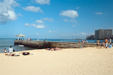 simsearch:625-01751155,k - Gruppe von Menschen am Strand von Waikiki Beach, Honolulu, Oahu, Hawaii Inseln, USA Stockbilder - Premium RF Lizenzfrei, Bildnummer: 625-01750924