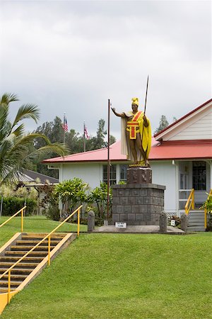 simsearch:625-01750899,k - Statue devant un immeuble, la Statue de Kamehameha, Kappau, archipel de Hawaii, États-Unis Photographie de stock - Premium Libres de Droits, Code: 625-01750934