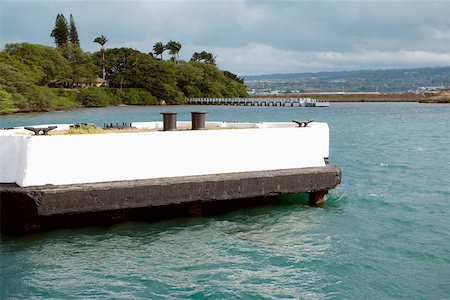 simsearch:625-01751116,k - Pier in the sea, Arizona Mooring Quay, USS Arizona Memorial, Pearl Harbor, Honolulu, Oahu, Hawaii Islands, USA Stock Photo - Premium Royalty-Free, Code: 625-01751083