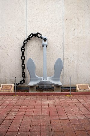 simsearch:625-01751007,k - Anchor in front of a wall, USS Arizona Memorial, Pearl Harbor, Honolulu, Oahu, Hawaii Islands, USA Foto de stock - Sin royalties Premium, Código: 625-01751117