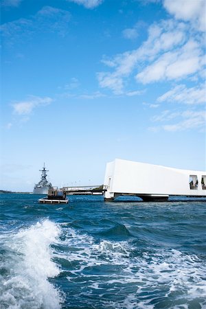 simsearch:625-01751116,k - Memorial building in the sea, USS Arizona Memorial, Pearl Harbor, Honolulu, Oahu, Hawaii Islands, USA Stock Photo - Premium Royalty-Free, Code: 625-01751118