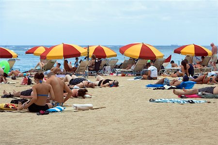 simsearch:625-01751196,k - Groupe de personnes sur la plage, la plage de Waikiki, Honolulu, îles d'Oahu, Hawaii, USA Photographie de stock - Premium Libres de Droits, Code: 625-01751198