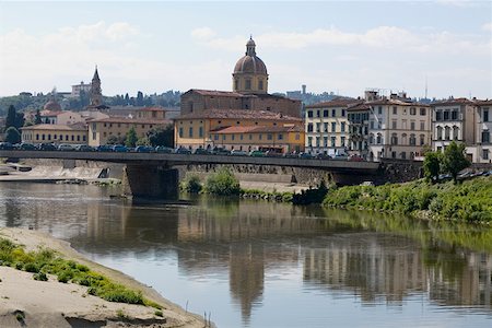 simsearch:625-01751288,k - Bridge across a river, Arno River Florence, Italy Stock Photo - Premium Royalty-Free, Code: 625-01751284