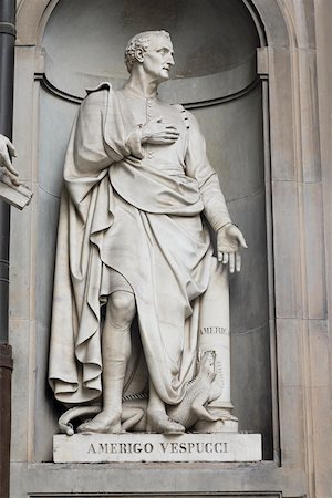 simsearch:625-01751354,k - Low angle view of a statue, Amerigo Vespucci, Florence, Italy Foto de stock - Sin royalties Premium, Código: 625-01751321