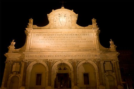 simsearch:625-01750774,k - Vue d'angle faible d'une église illuminé la nuit, Fontana Acqua Paola, Rome, Italie Photographie de stock - Premium Libres de Droits, Code: 625-01751376