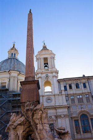 simsearch:625-01750876,k - Vue d'angle faible d'un obélisque en face d'une église, la fontaine des quatre fleuves, Piazza Navona, Rome, Italie Photographie de stock - Premium Libres de Droits, Code: 625-01751418