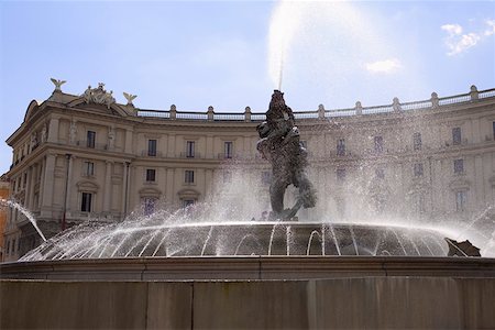 simsearch:625-01751354,k - Fountain in front of a building, Fontana Delle Naiadi, Piazza Della Repubblica, Rome, Italy Foto de stock - Sin royalties Premium, Código: 625-01751413