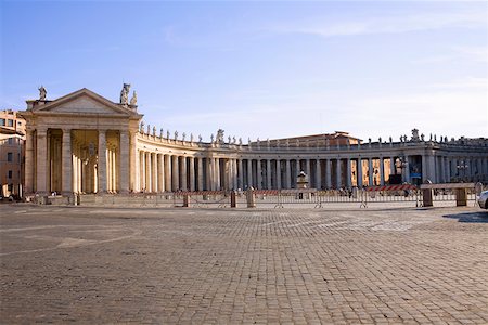 Façade d'un bâtiment, la Colonnade du Bernin, Saint Pierre carré, Vatican, Rome, Italie Photographie de stock - Premium Libres de Droits, Code: 625-01751426