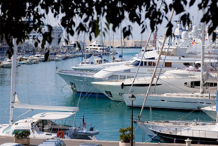 Navires à passagers et tourboats à un port, Nice, France Photographie de stock - Premium Libres de Droits, Code: 625-01751441