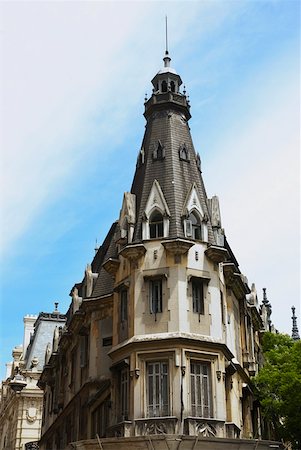 simsearch:625-01753310,k - Low angle view of a building, Buenos Aires, Argentina Stock Photo - Premium Royalty-Free, Code: 625-01751612