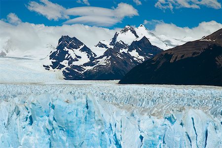 el calafate - Glaciers in front of mountains, Moreno Glacier, Argentine Glaciers National Park, Lake Argentino, El Calafate, Patagonia Foto de stock - Sin royalties Premium, Código: 625-01751722