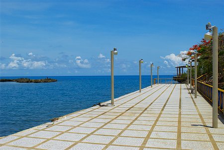 Lampadaire sur un chemin d'accès à la mer, San Andrés, Providencia y Santa Catalina, San Andrés y Providencia département, Colombie Photographie de stock - Premium Libres de Droits, Code: 625-01751817