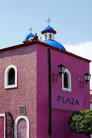 Low angle view of a building, Cancun, Mexico Stock Photo - Premium Royalty-Free, Code: 625-01751842