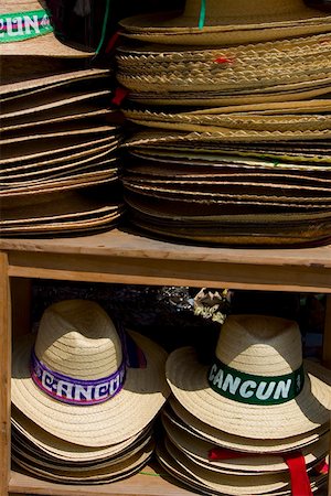 simsearch:625-01751908,k - Straw hats in a store, Cancun, Mexico Foto de stock - Royalty Free Premium, Número: 625-01751891