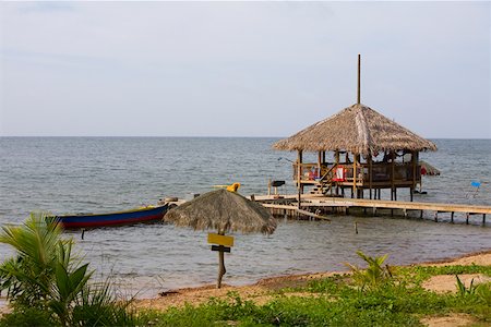simsearch:625-01747341,k - Beach hut on the pier, Paya Bay Resort, Roatan, Bay Islands, Honduras Foto de stock - Sin royalties Premium, Código: 625-01751919