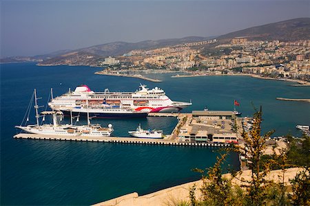 simsearch:625-01752149,k - High angle view of ships at the dock, Ephesus, Turkey Foto de stock - Sin royalties Premium, Código: 625-01752086