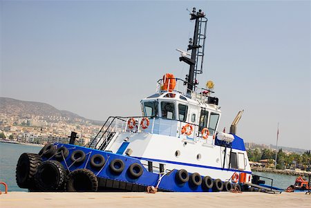 simsearch:625-01752149,k - Tugboat at the dock, Ephesus, Turkey Foto de stock - Sin royalties Premium, Código: 625-01752082