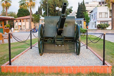 simsearch:625-01752149,k - Cannon at the courtyard, Ephesus, Turkey Foto de stock - Sin royalties Premium, Código: 625-01752155