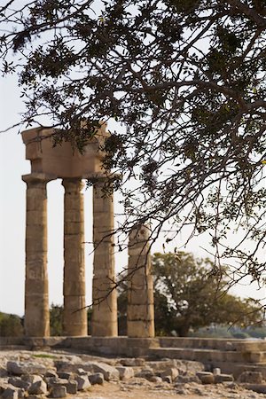simsearch:625-01752311,k - Old ruins of a temple, Temple Of Pythian Apollo, Acropolis, Rhodes Dodecanese Islands, Greece Foto de stock - Sin royalties Premium, Código: 625-01752176