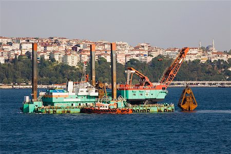 simsearch:625-01752304,k - Container ship in a river, Athens Greece Foto de stock - Sin royalties Premium, Código: 625-01752290