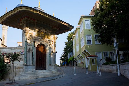 simsearch:649-08969754,k - Low angle view of the entrance of a mosque, Istanbul, Turkey Stock Photo - Premium Royalty-Free, Code: 625-01752354