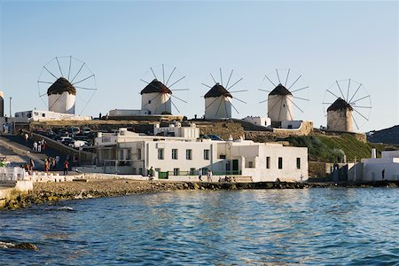 Moulins à vent traditionnels dans une rangée, Mykonos, Iles Cyclades, Grèce Photographie de stock - Premium Libres de Droits, Code: 625-01752579