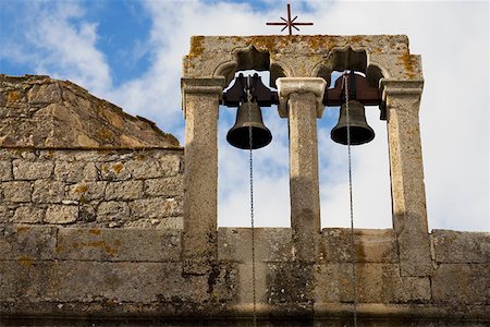 simsearch:625-01752541,k - Low angle view of bells of a church, Patmos, Dodecanese Islands, Greece Fotografie stock - Premium Royalty-Free, Codice: 625-01752654