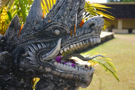 Close-up of the statue of a dragon, Vientiane, Laos Fotografie stock - Premium Royalty-Free, Codice: 625-01752884