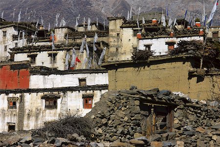 simsearch:625-01752967,k - Low Angle View of Gebetsfahnen auf Häuser in einer Stadt, Muktinath, Annapurna Range, Himalaya, Nepal Stockbilder - Premium RF Lizenzfrei, Bildnummer: 625-01752914