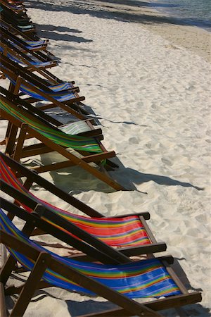 Reclining chairs on the beach, Phi Phi Islands, Thailand Foto de stock - Sin royalties Premium, Código: 625-01753009