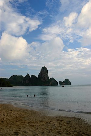 simsearch:625-01753066,k - Cliffs along the sea, Thailand Foto de stock - Sin royalties Premium, Código: 625-01753014