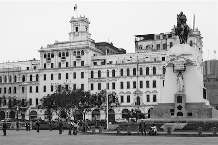 simsearch:625-01040064,k - Statue in a city, Plaza San Martin, Lima, Peru Stock Photo - Premium Royalty-Free, Code: 625-01753296